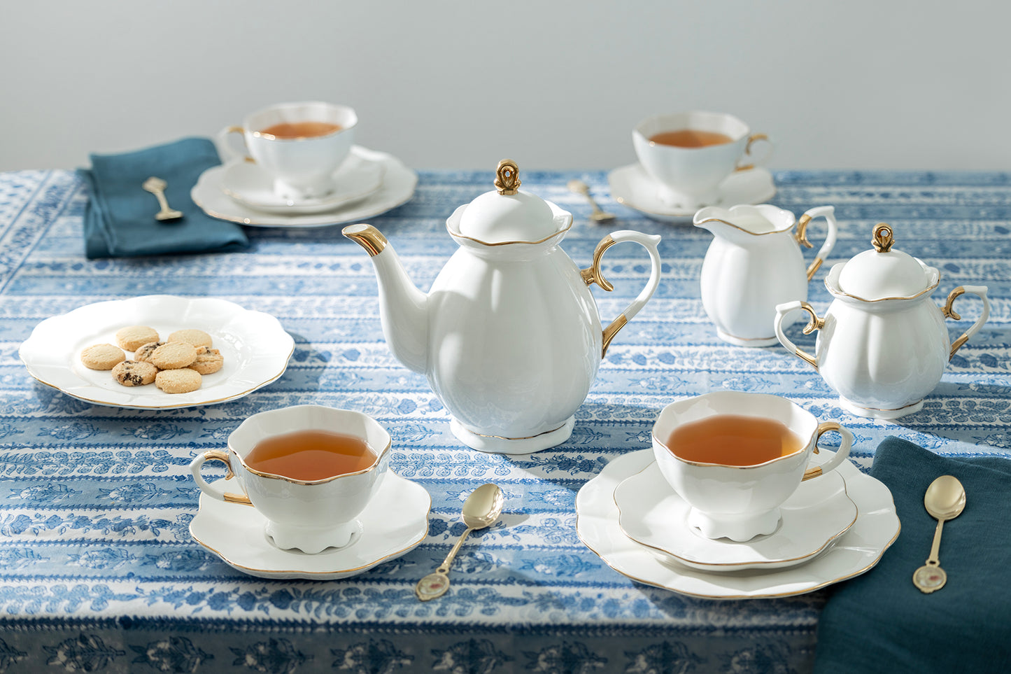 White Gold Scallop Fine Porcelain Tea Set