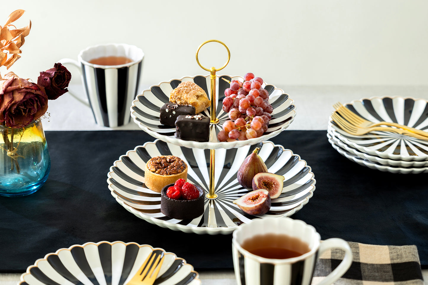 Black and White Stripe Scallop Fine Porcelain 2-Tier Server