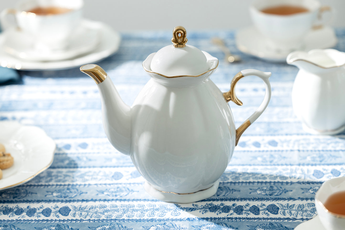 White Gold Scallop Fine Porcelain Teapot