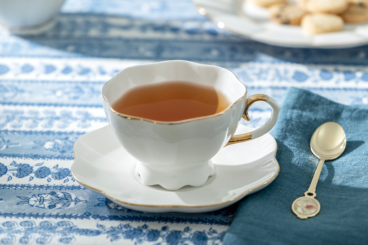 White Gold Scallop Fine Porcelain Tea Set