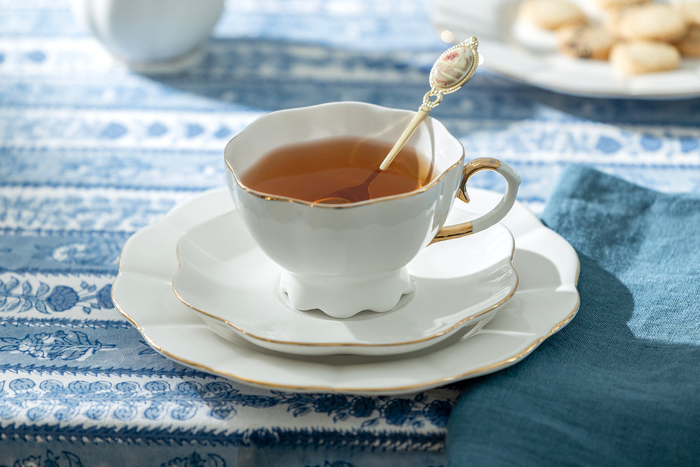 White Gold Scallop Fine Porcelain Tea Set