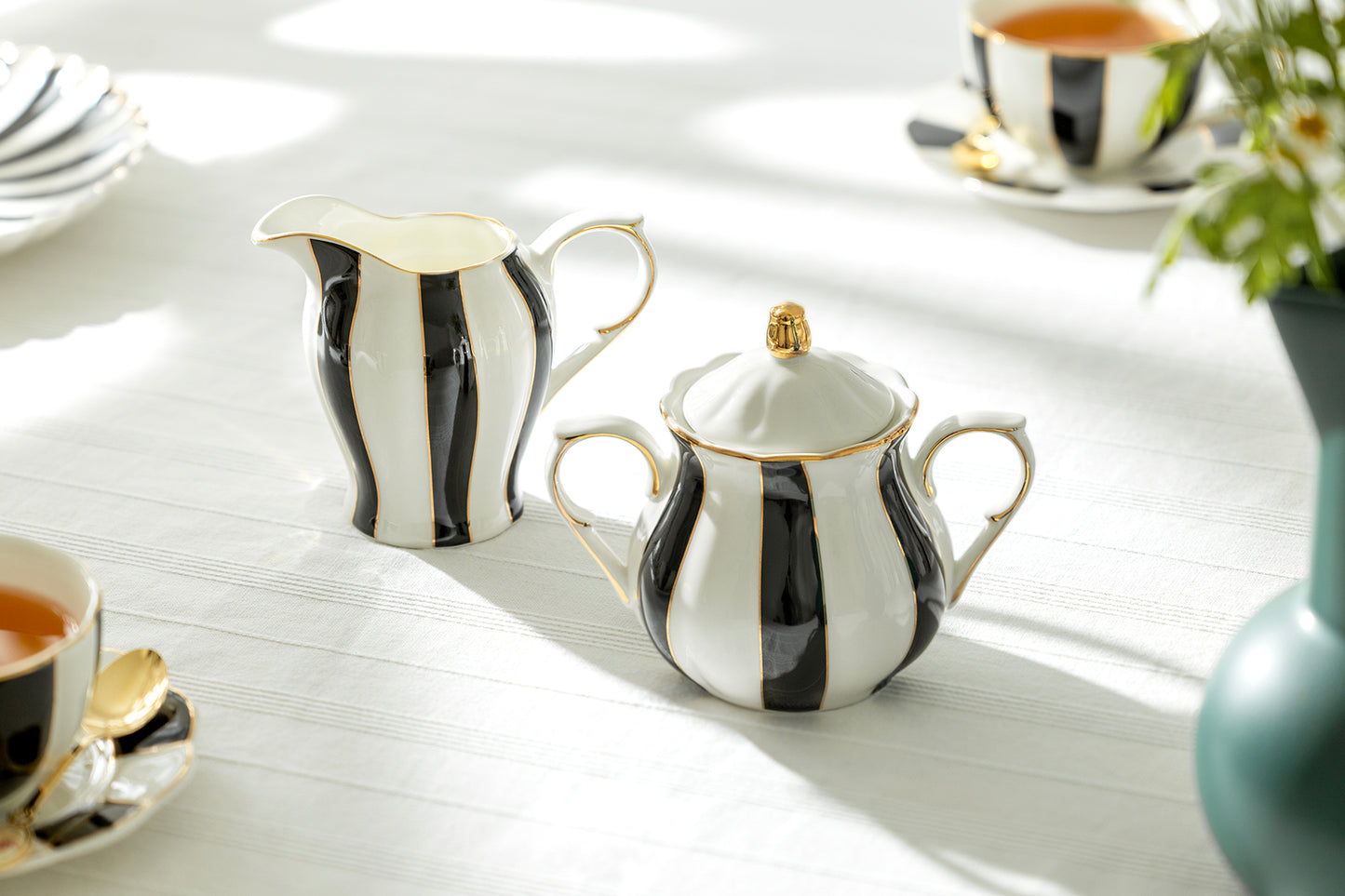 Black and White Scallop Fine Porcelain Sugar & Creamer Set