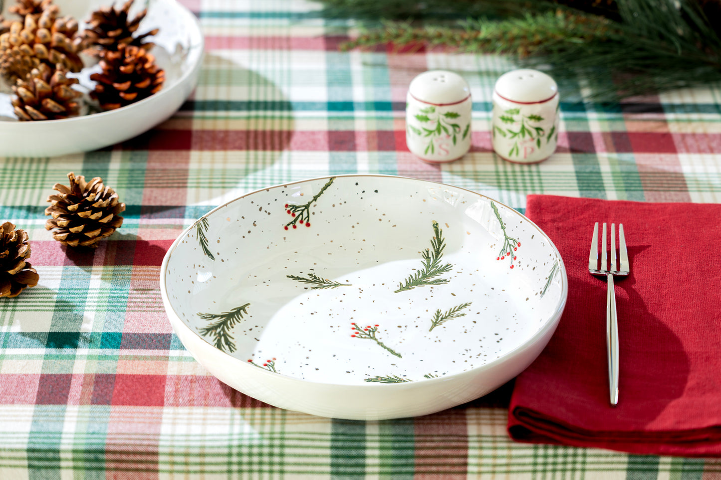 Holly Berries 10-inch Pasta Bowl
