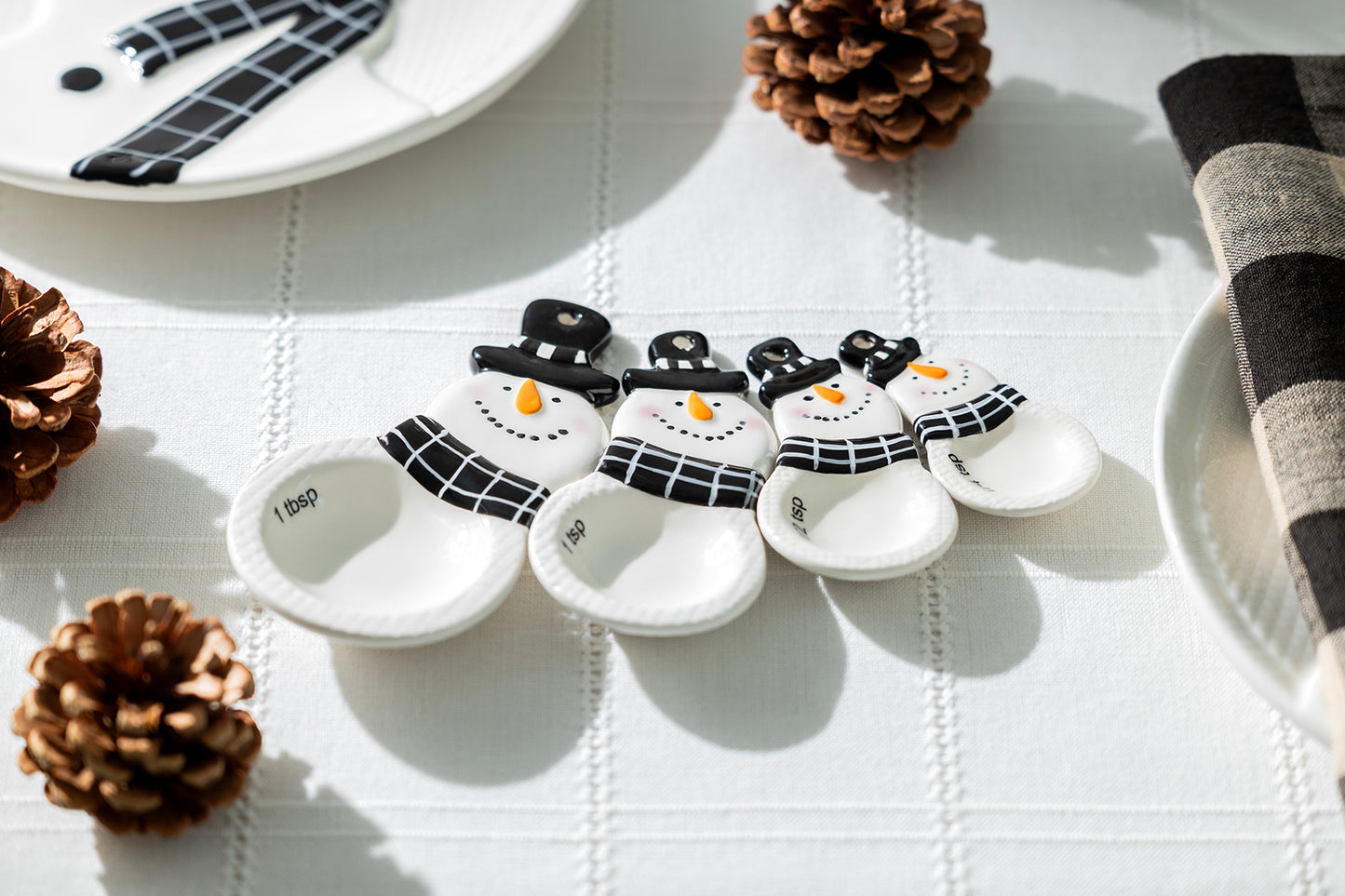Happy Snowmen 4-Piece Measuring Spoon Set