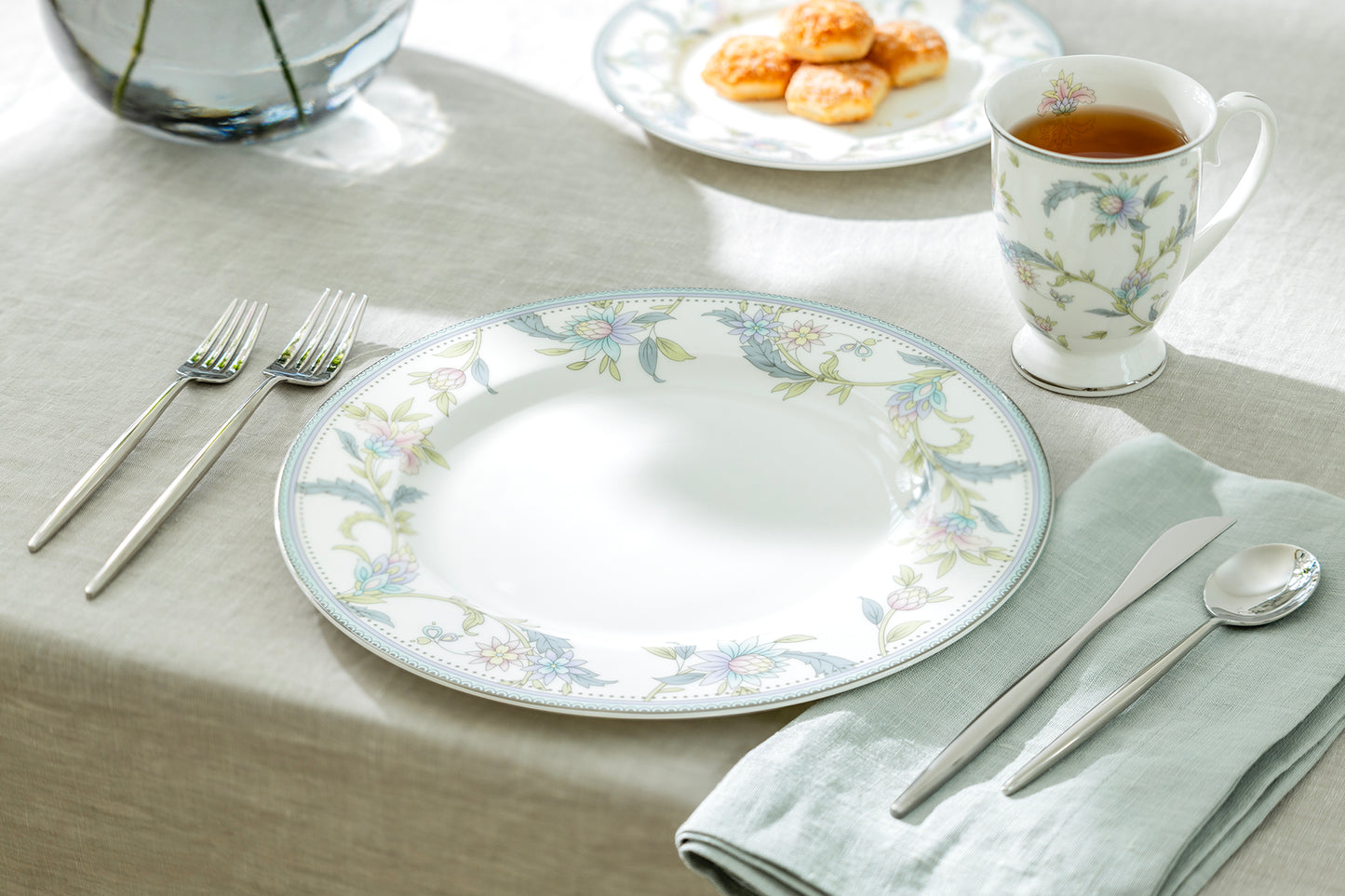Lotus Garden Bone China Dinner Plate
