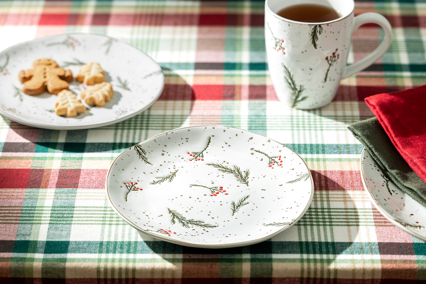 Holly Berries Organic Shape Dessert Plate