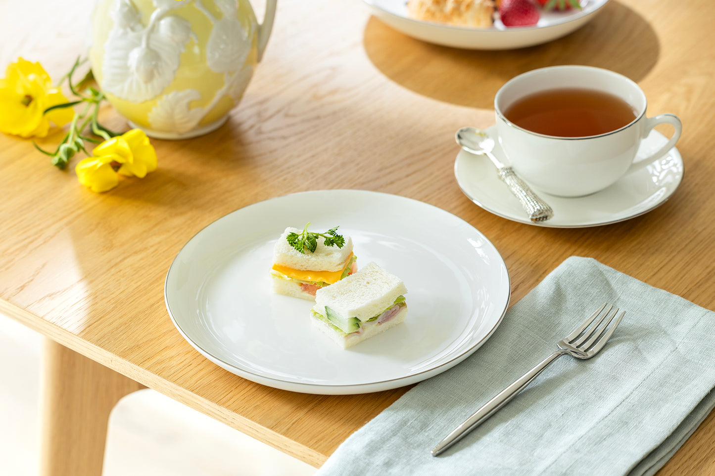 Silver Rim Blanc Bone China Dessert Plate