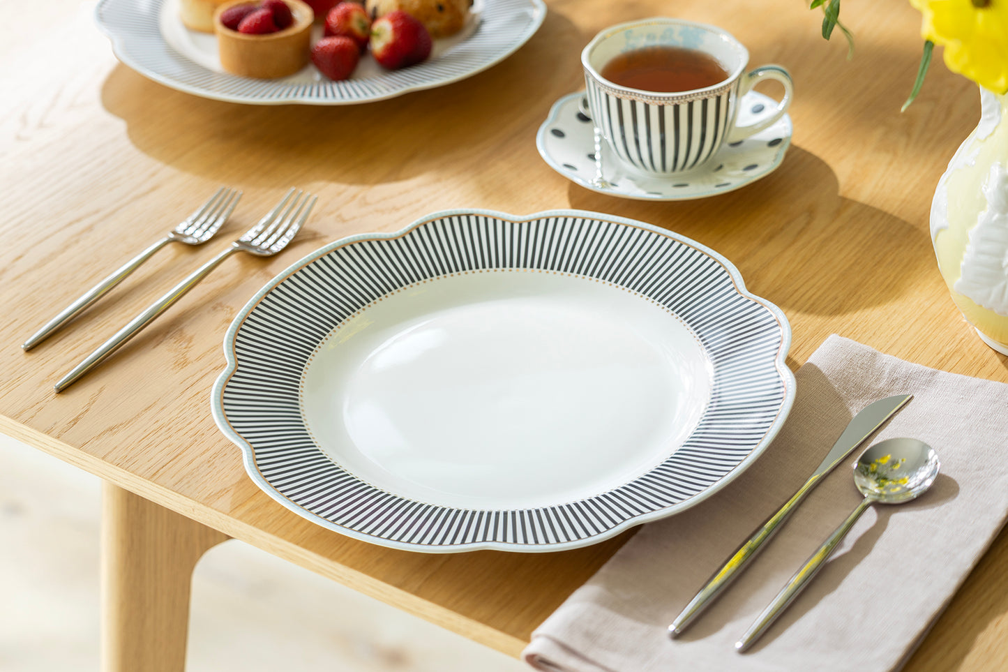 Dark Gray Stripes Scallop Fine Porcelain Dinner Plate