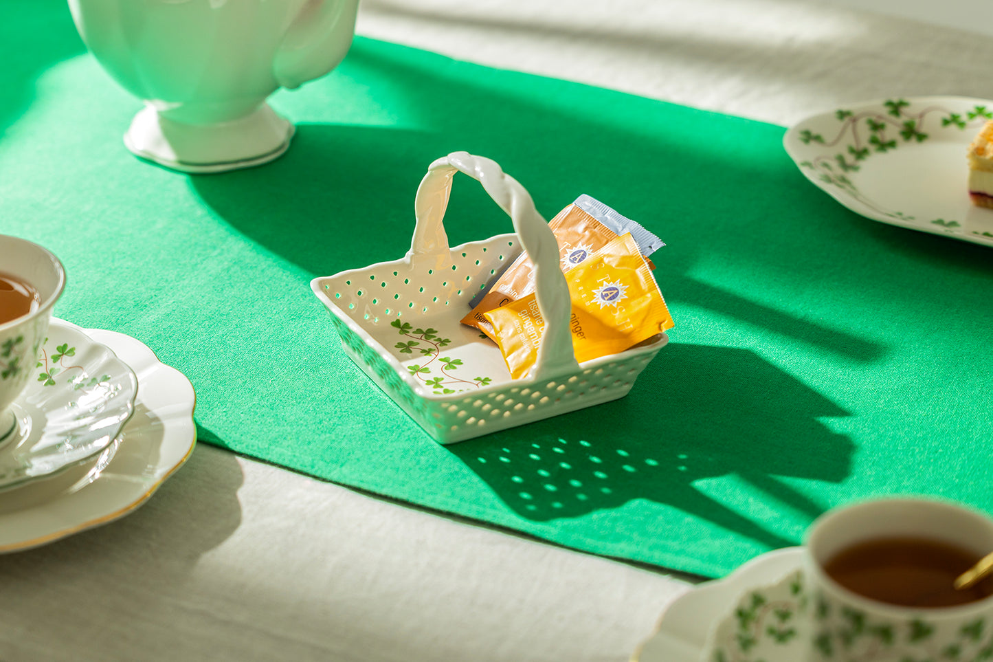 Shamrock Fine Porcelain Tea Bag Basket