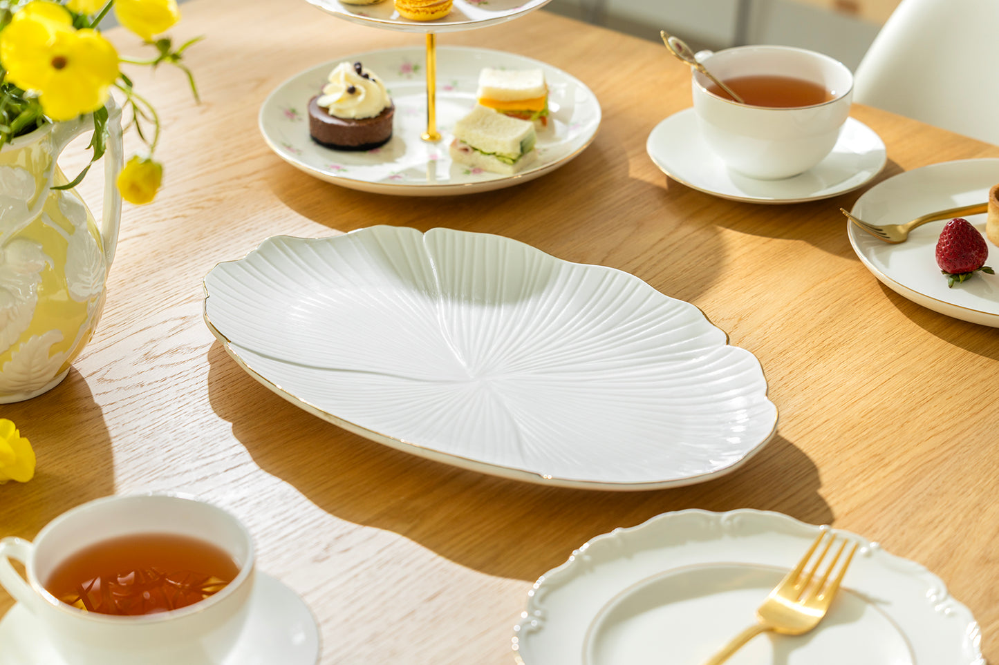 Ginkgo Gold Luxe Fine Porcelain Oval Serving Platter - Large