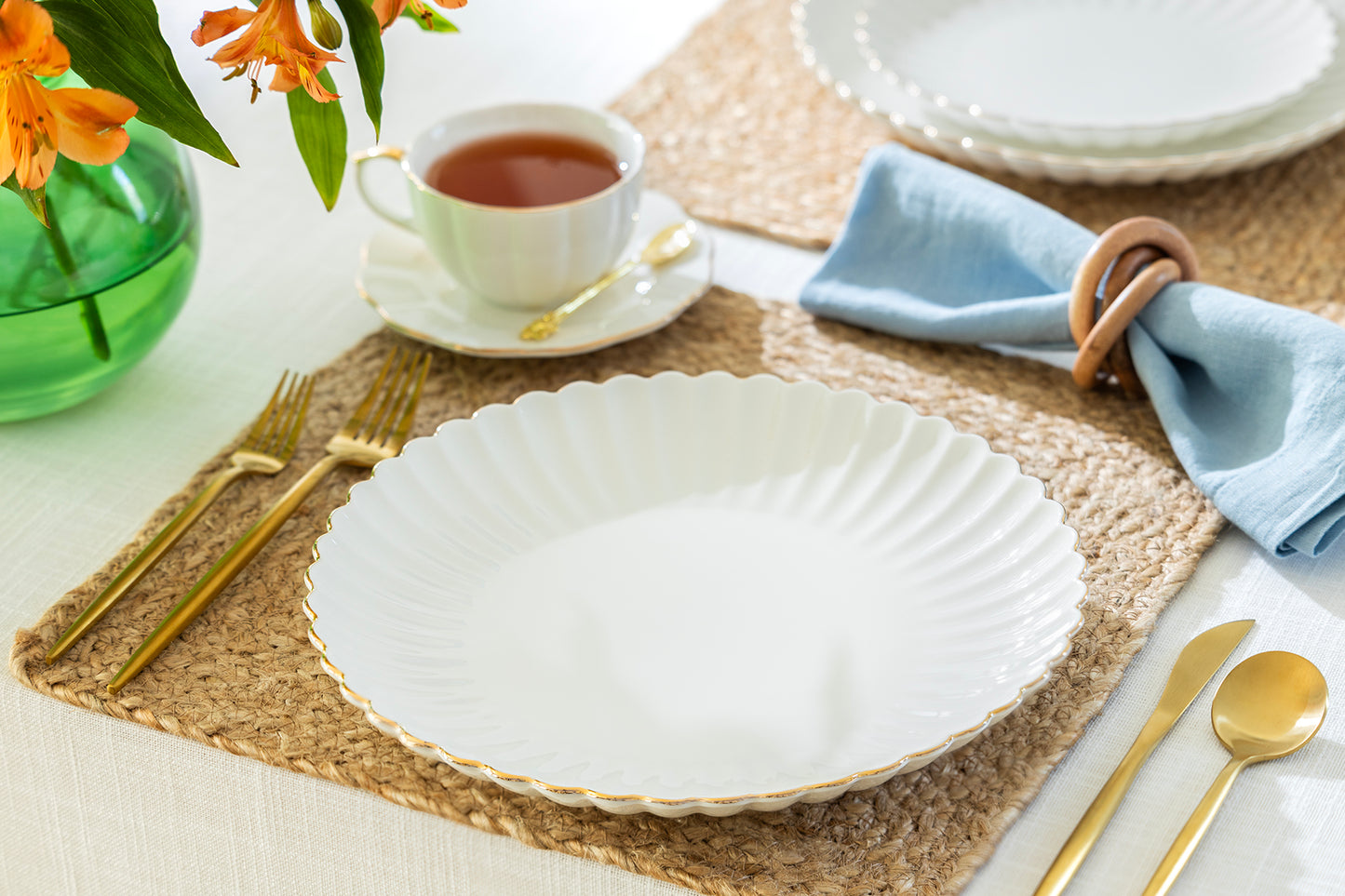White Gold Shell Fine Porcelain Dinner Plate
